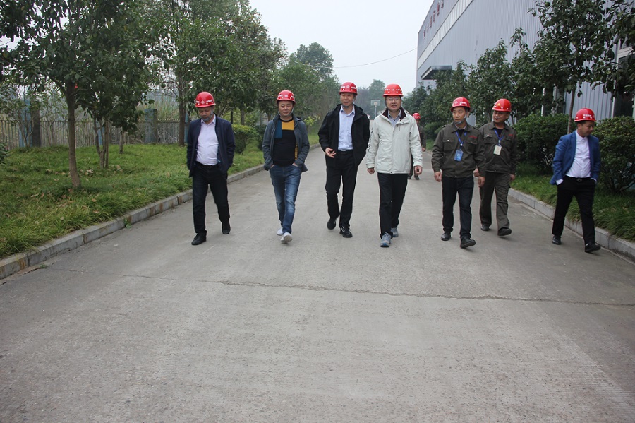 合作共贏，攜手前行